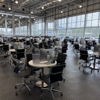 Aura executive medium back with 900mm diamter tops and brushed steel base
